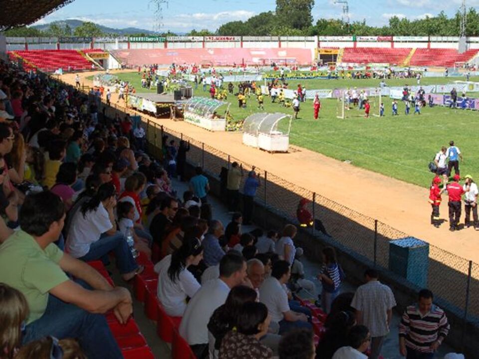 Vila das Aves acolhe 600 crianças em torneio de escolinhas