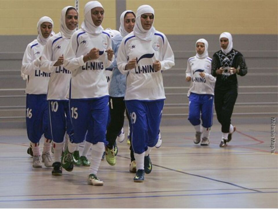 Taça das Nações feminina: Iranianas cobertas pela tradição