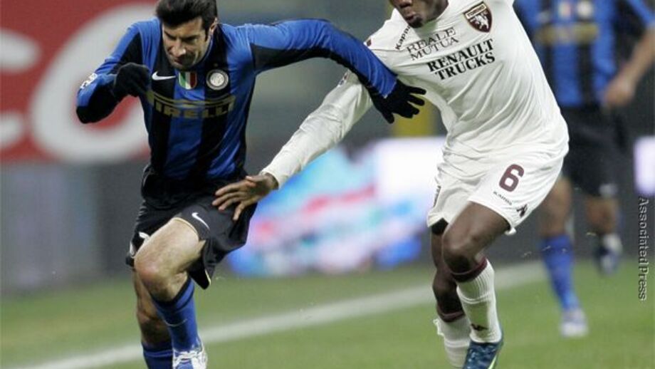 Figo ficou no Inter por Mourinho