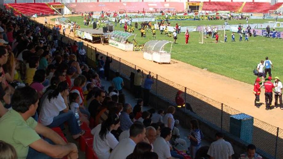 Vila das Aves acolhe 600 crianças em torneio de escolinhas