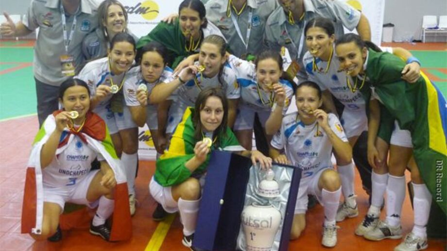 Taça das Nações feminina: Benfica batido por brasileiras