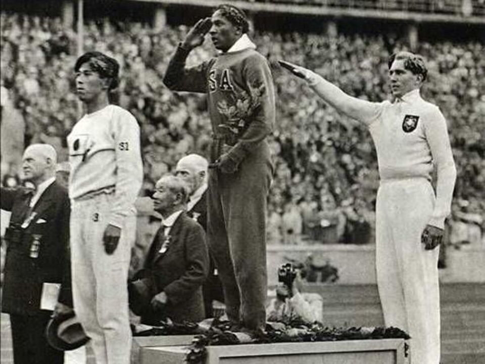 Owens e Long homenageados em Berlim