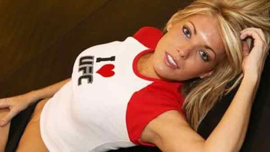 Natasha Wicks mostra-se ao mundo