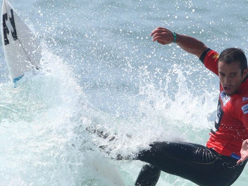 "Saca" enfrenta Kelly Slater