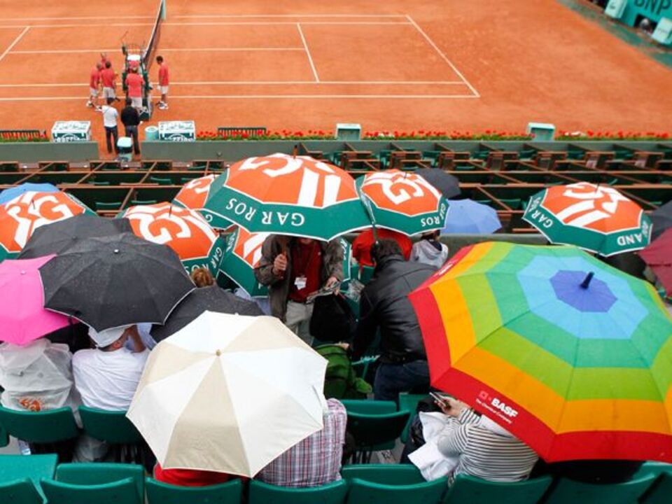 Chuva volta a interromper partidas