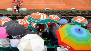 Chuva volta a interromper partidas