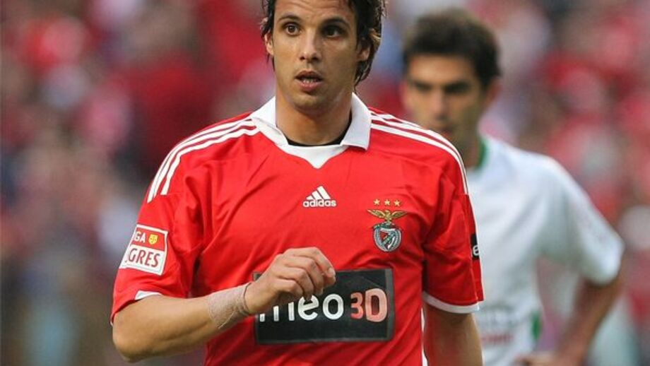 Nuno Gomes continua no plantel