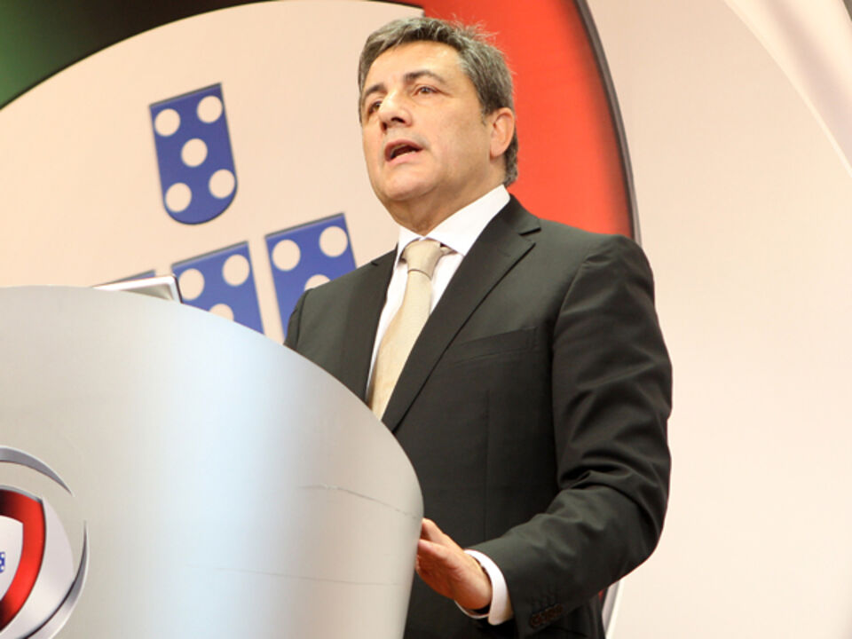 Fernando Gomes eleito presidente da Liga