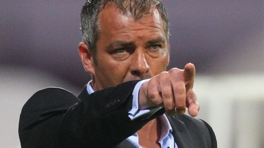 Jorge Costa mantém equipa técnica