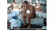 Ronaldo pinta as unhas dos pés