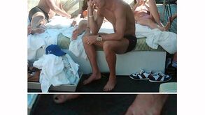 Ronaldo pinta as unhas dos pés