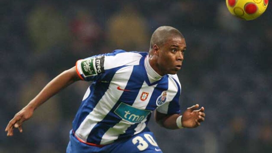 Pelé ruma ao Eskisehirspor