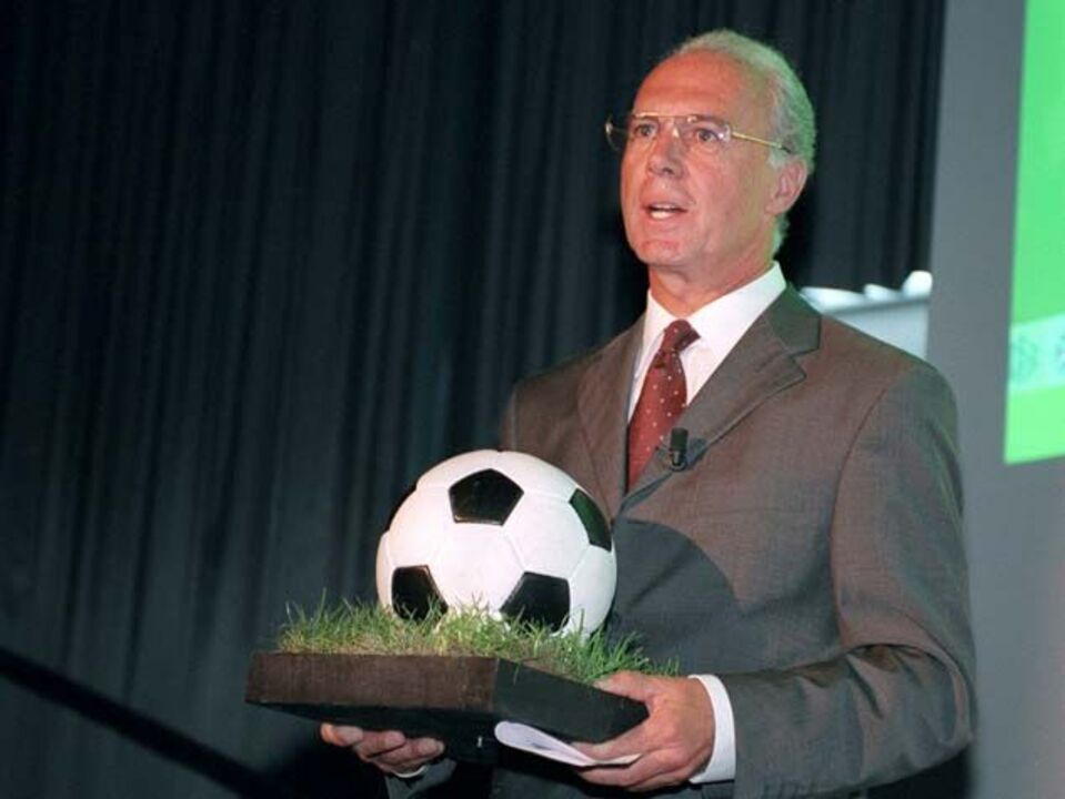 Bayern e Real na homenagem ao Kaiser