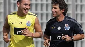 Otamendi faz a estreia