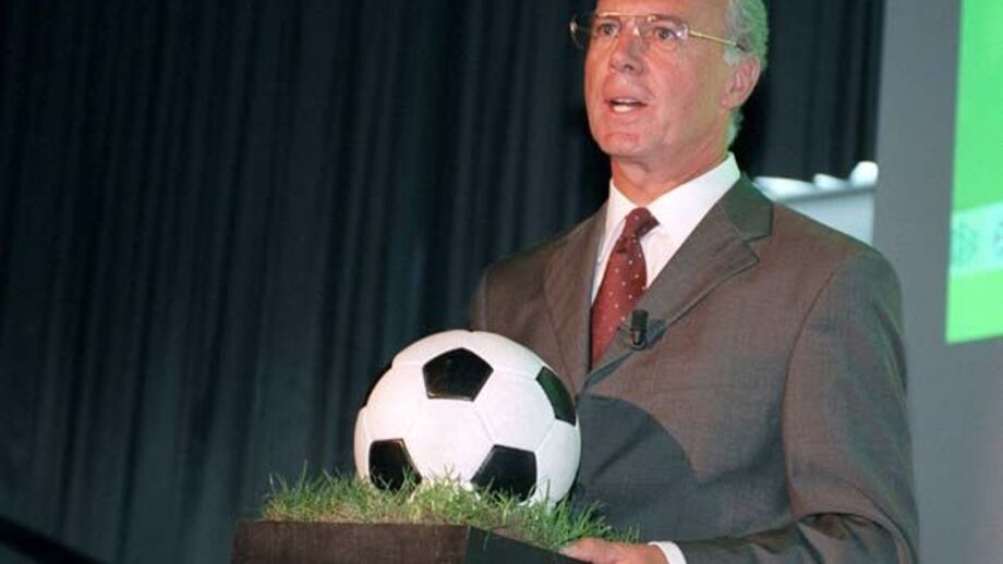 Bayern e Real na homenagem ao Kaiser