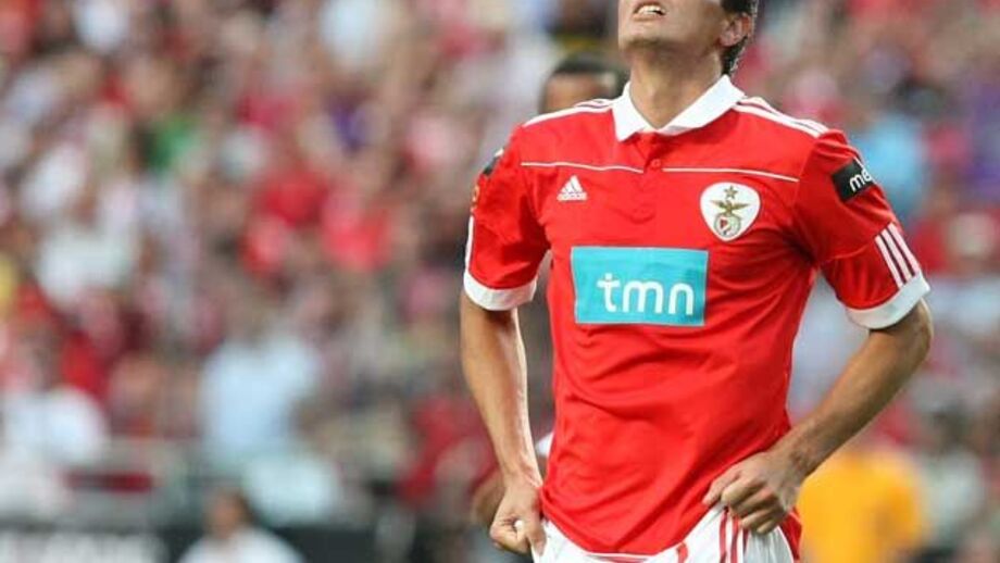 Oscar Cardozo fica de fora no Paraguai