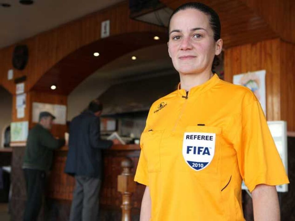 Sandra Bastos apita Liga dos Campeões feminina