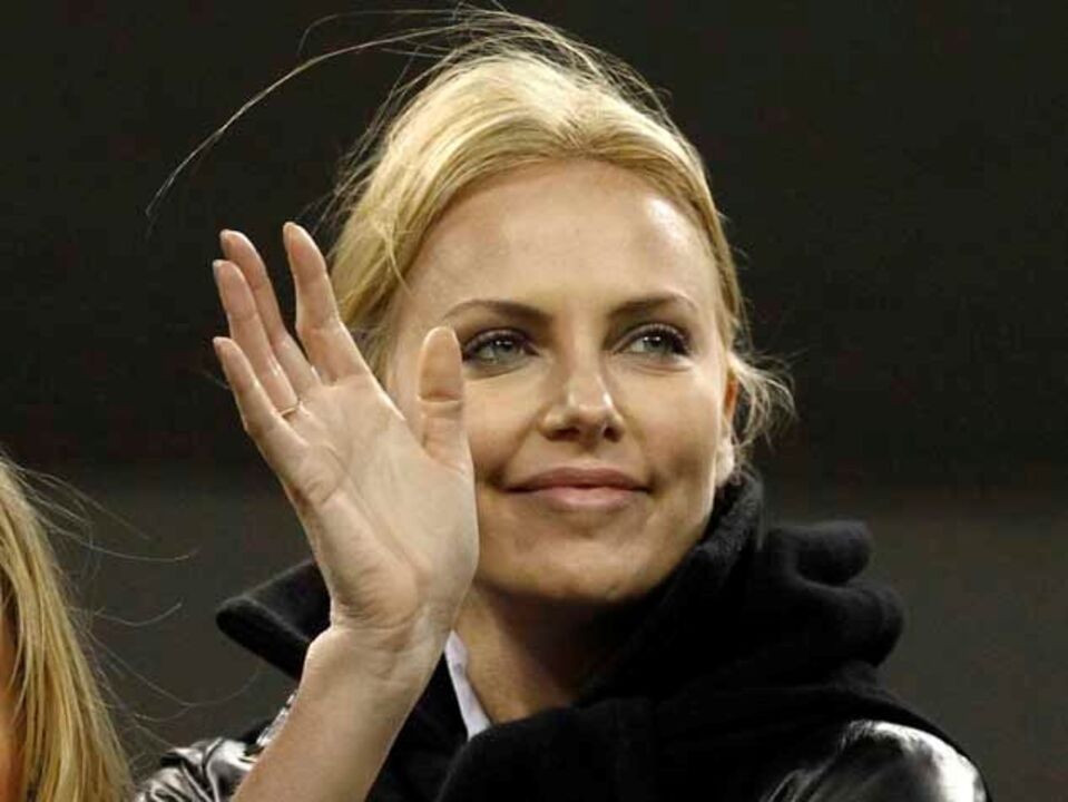 Charlize Theron aplaude Nadal