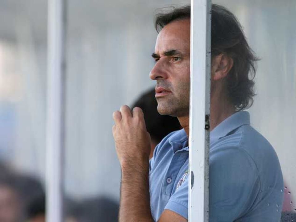 Feirense chega ao empate mesmo com 10