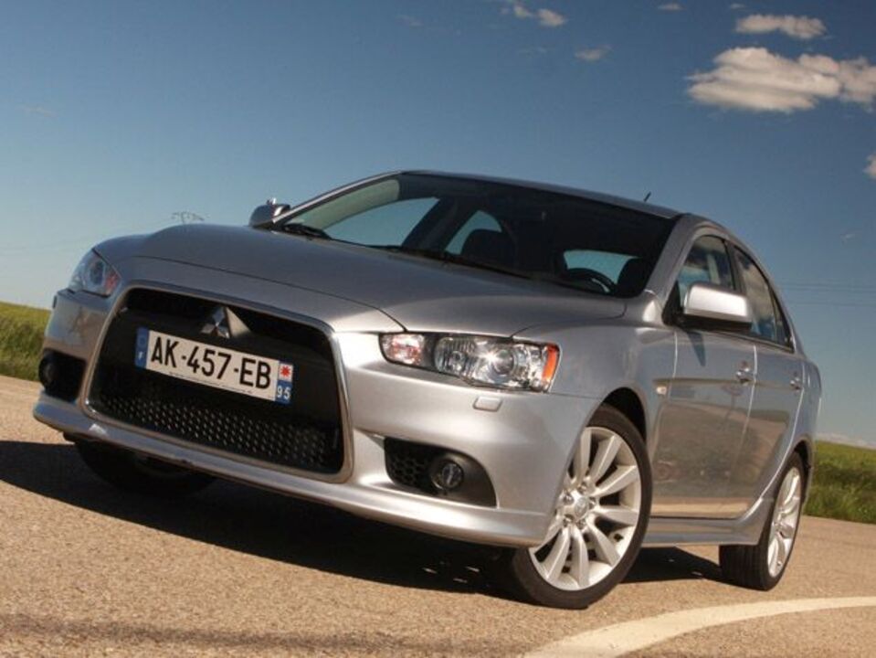Mitsubishi Lancer ganha apuro de forma