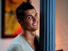 Cristiano Ronaldo sorri para a câmara