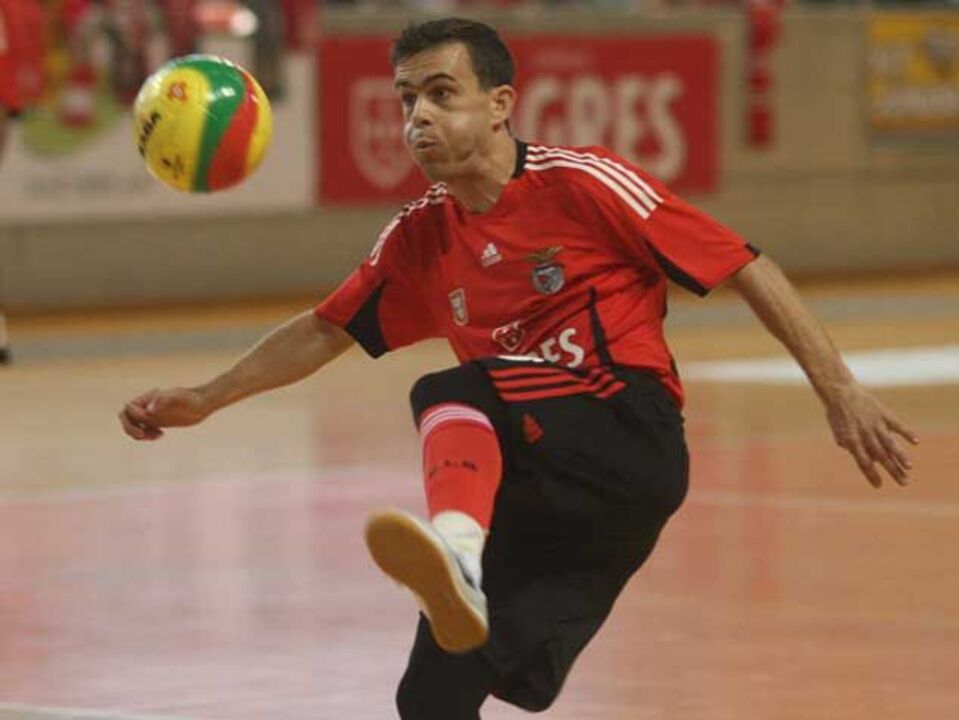 Águias favoritas no dérbi com Belenenses