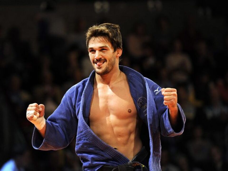 João Pina conquista o ouro em Roterdão