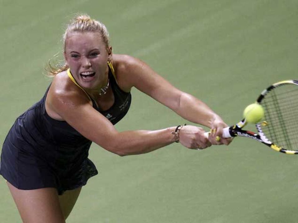 Primeiro set emotivo dá vantagem a Wozniacki