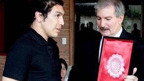 Cabañas reclama salários em atraso