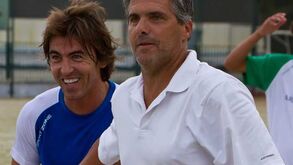 Craques jogam futebol solidário