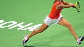 Azarenka bate Jankovic no fecho do grupo branco