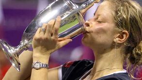 Kim Clijsters vitoriosa em Doha