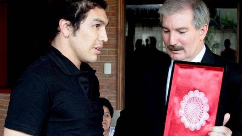 Cabañas reclama salários em atraso