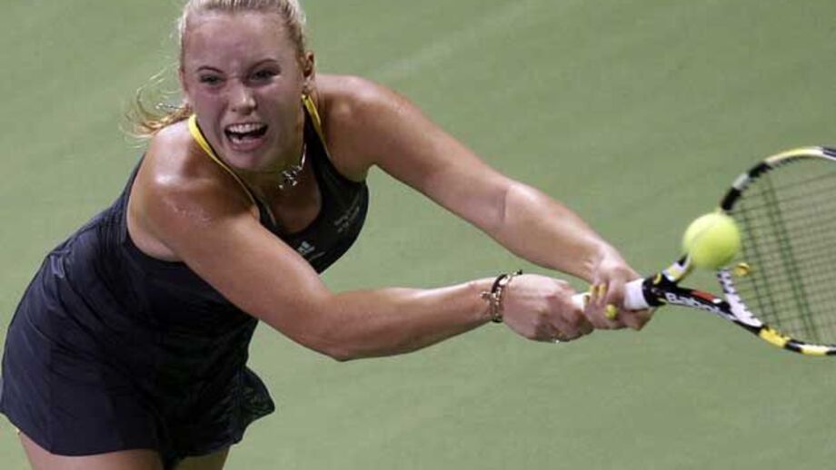 Primeiro set emotivo dá vantagem a Wozniacki