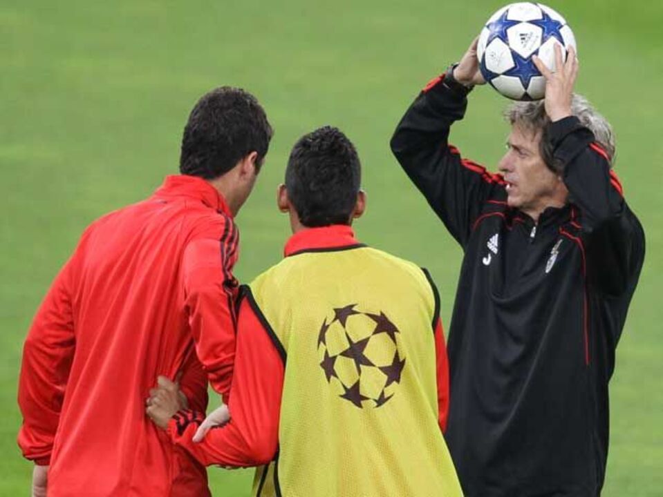 Águia ganha balanço para receber Schalke