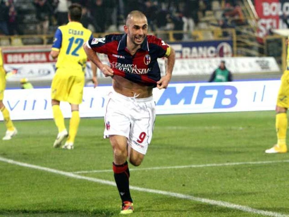 Bolonha vence Chievo (2-1)