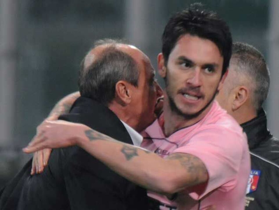 Pinilla e Miccoli marcam na vitória do Palermo