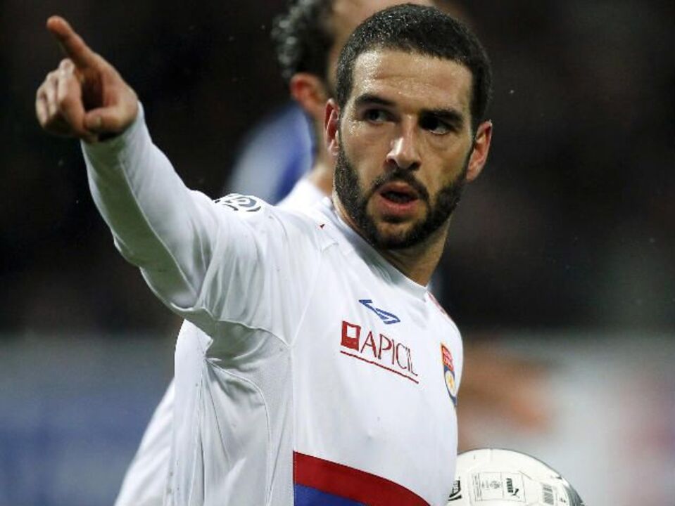 Lisandro obreiro na vitória do Lyon