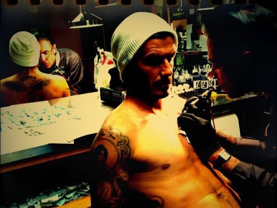 A nova tatuagem de Becks
