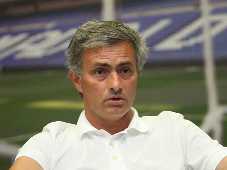 Mourinho: «Lyon é presente que tem veneno»