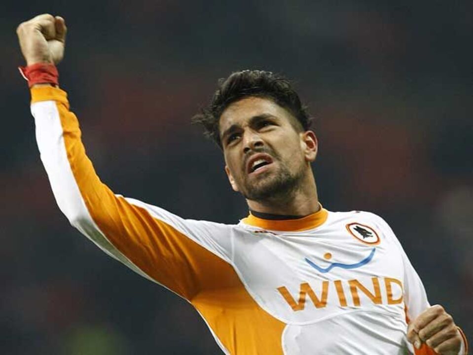 Borriello estraga Natal rossoneri