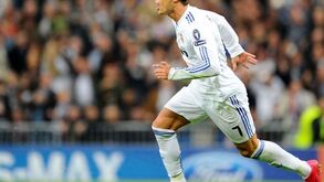 Ronaldo bate Sánchez e Zarra