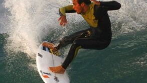 Surf: Jeremy Flores faz história em Pipeline
