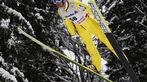 Saltos de Esqui: Andreas Kofler voa para o triunfo em Engelberg
