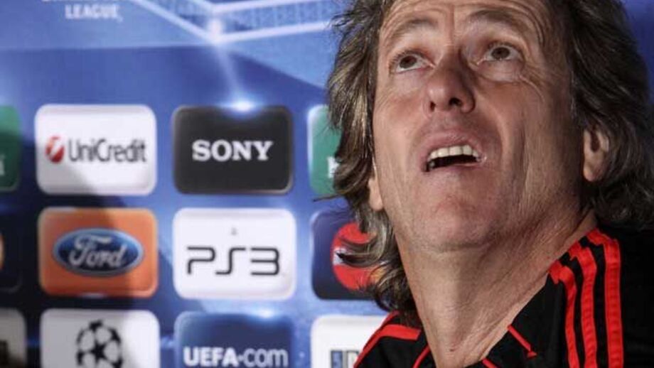 Águia quer garantir Liga Europa