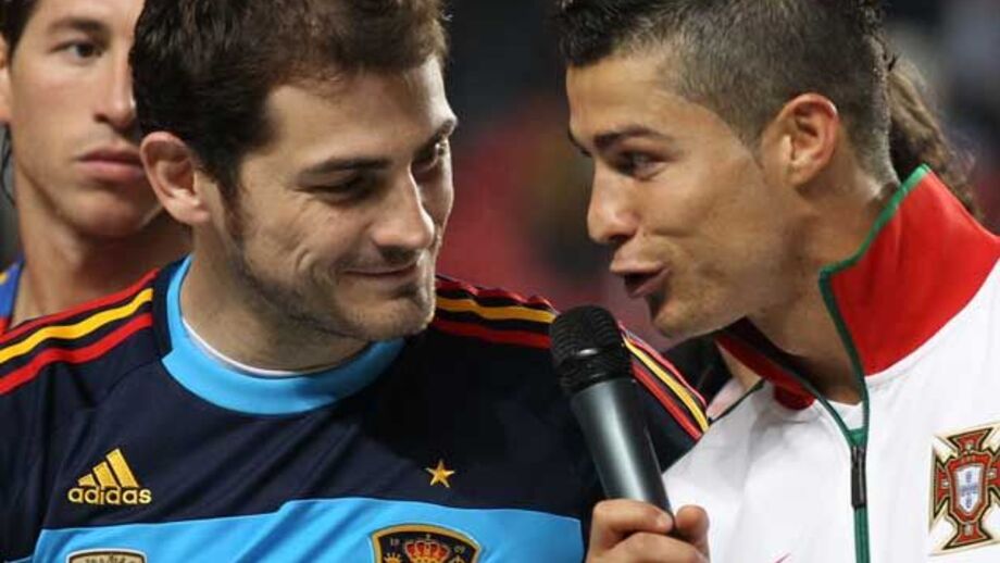 Ronaldo e Casillas de costas voltadas