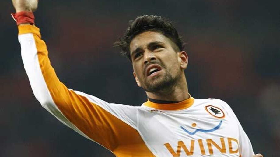 Borriello estraga Natal rossoneri