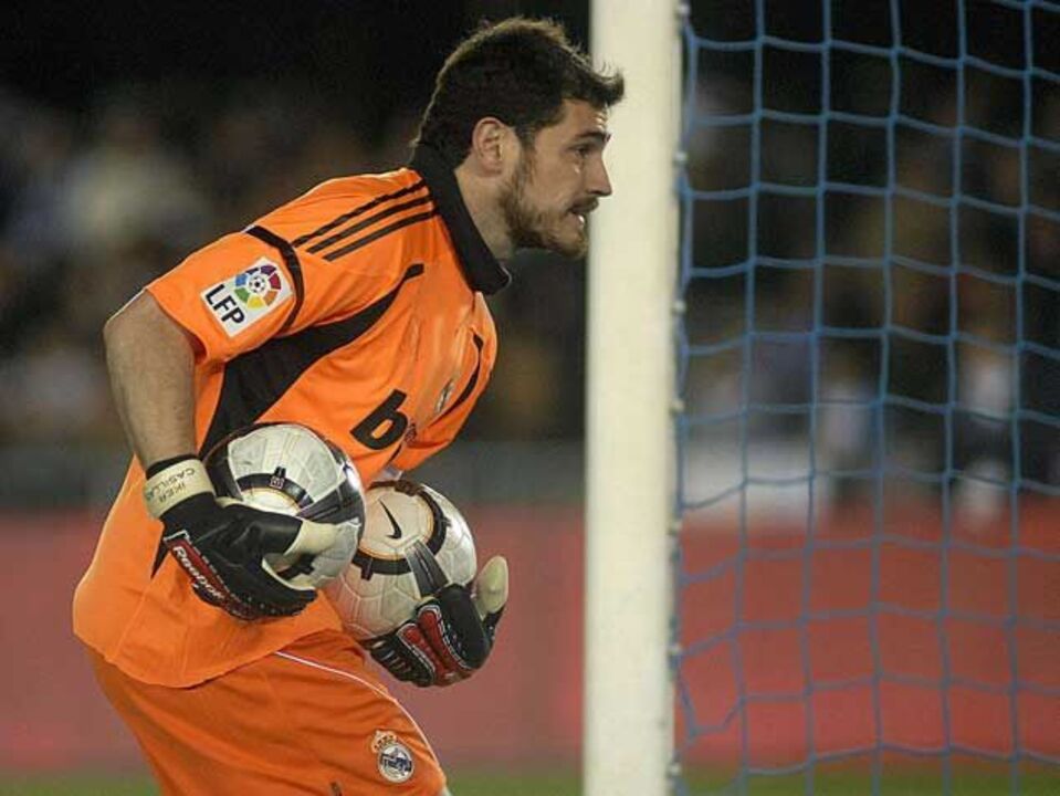 Casillas melhor guarda-redes para IFFHS