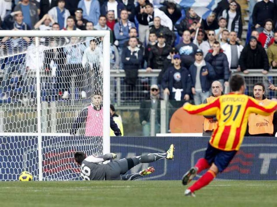 Lazio atrasa-se na corrida pelo título