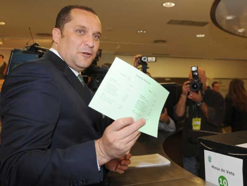 Paulo Cristóvão lamenta "mau momento" da saída